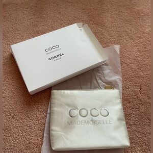 COCO MADEMOISELLE satin pouch /zipper 100% Authentic